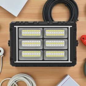 كشاف محمول مع لوحة طاقة الشمسيه